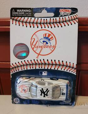 Lionel 886154084154 New York Yankees 2012 Limited Edition Racing Car - Brand