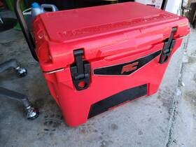 99024 Rough Country Suspension Systems 20 Quart Rotomolded Compact Cooler Red
