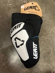 Leatt White/black 3DF 6.0 Knee Guards ( Size 2XL Xx-large ) 5018400492. Fixed Price $69.99.