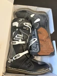 Alpinestars Tech * Off-road Motorcycle Boots Size 10. Fixed Price $200.00.