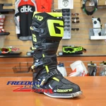 New Gaerne SG-12 Boots Black/yellow Fluo 2174-089-07 2174-089-08. Fixed Price $409.99.