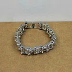 New-kodiak 9.5" All Silver Chain Bracelet Unisex Casual Motorsports Designer. Fixed Price $15.00.