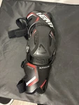 New Leatt X-frame Knee Brace- Right Xlarge 5018010144. Fixed Price $175.00.