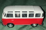 Maisto Volkswagen Samba 1/40 Red/white Friction Action. Fixed Price $15.55.