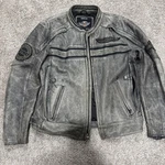 Priced To Sell! Mens Harley-davidson Passing Link Triple Vent Leather Jacket. Fixed Price $200.00.